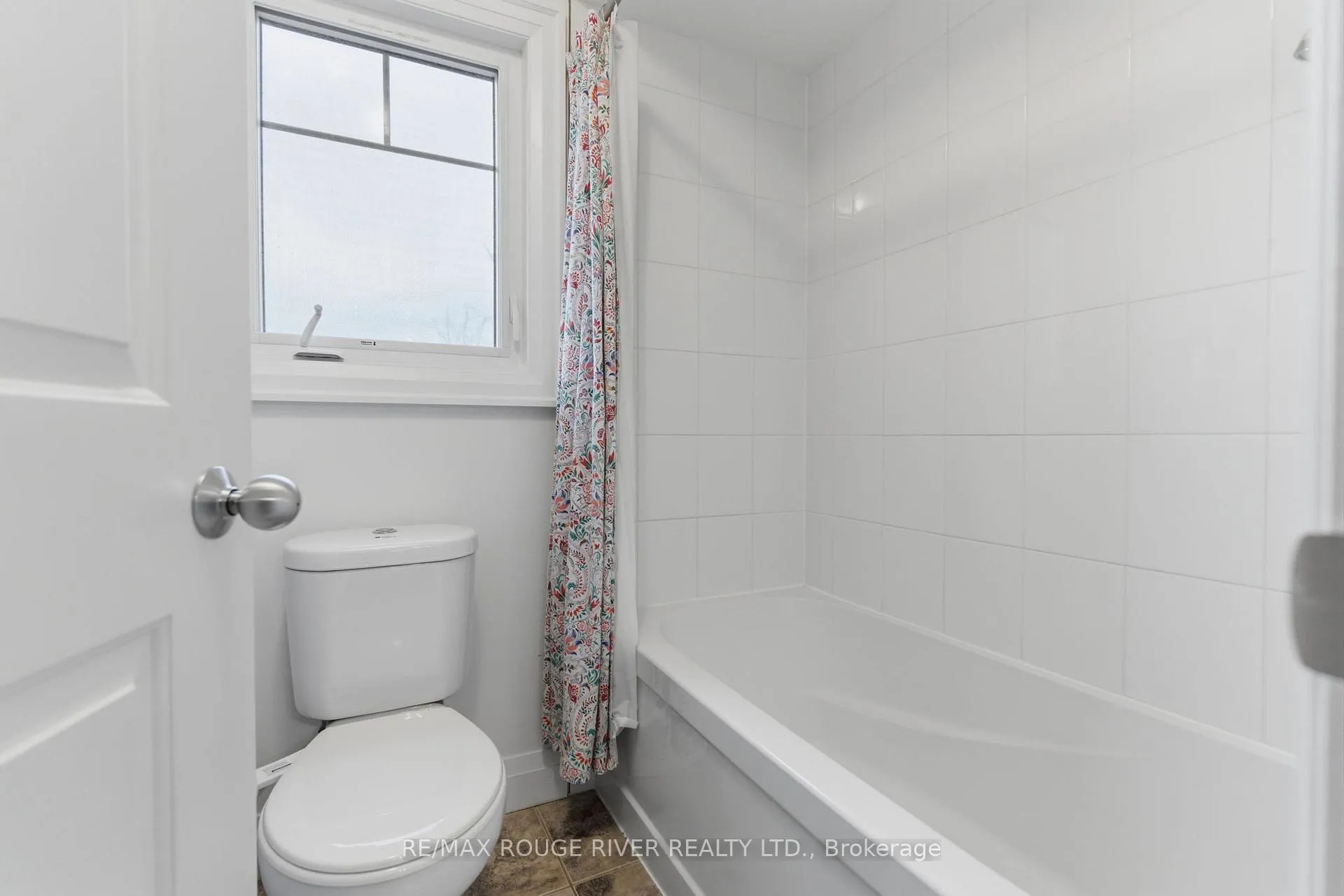 Photo 25 of 201 Varcoe Road, Clarington, Courtice — HOMEH