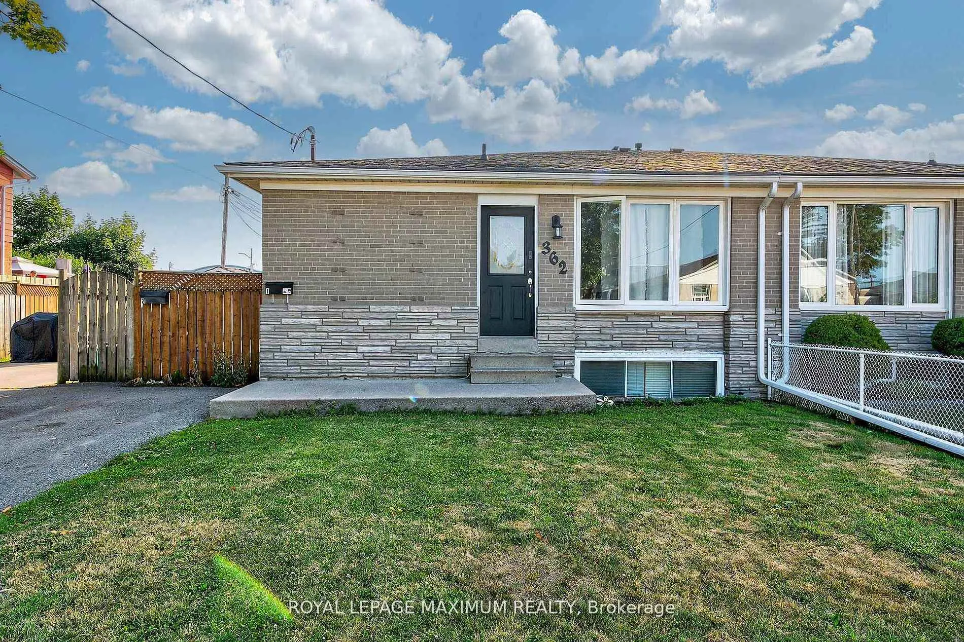 Front of Unit Upper, 362 Rosedale Drive