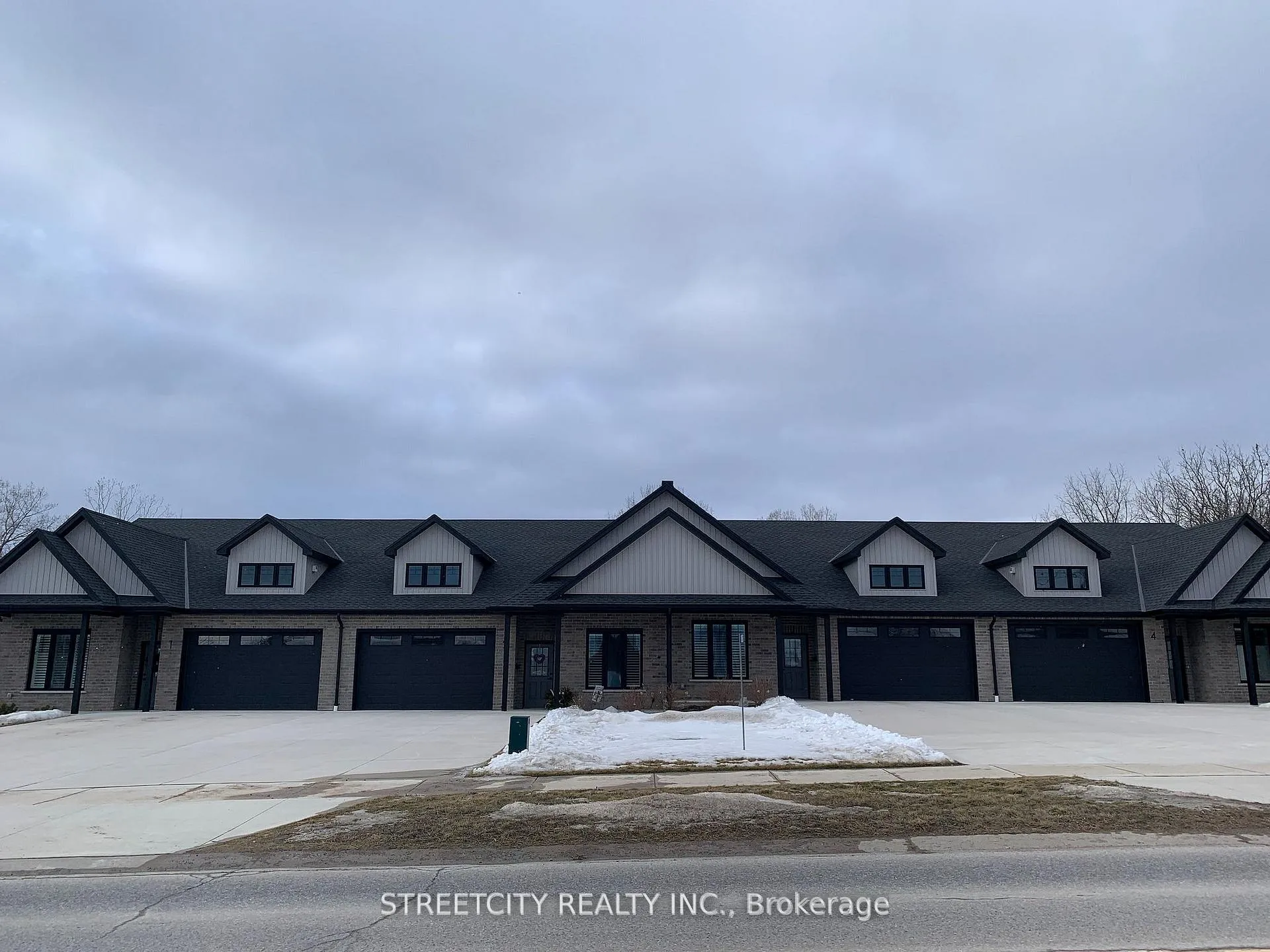 Photo 1 of Unit 4, 1868 l\Longwoods Road, Southwest Middlesex, Wardsville — HOMEH