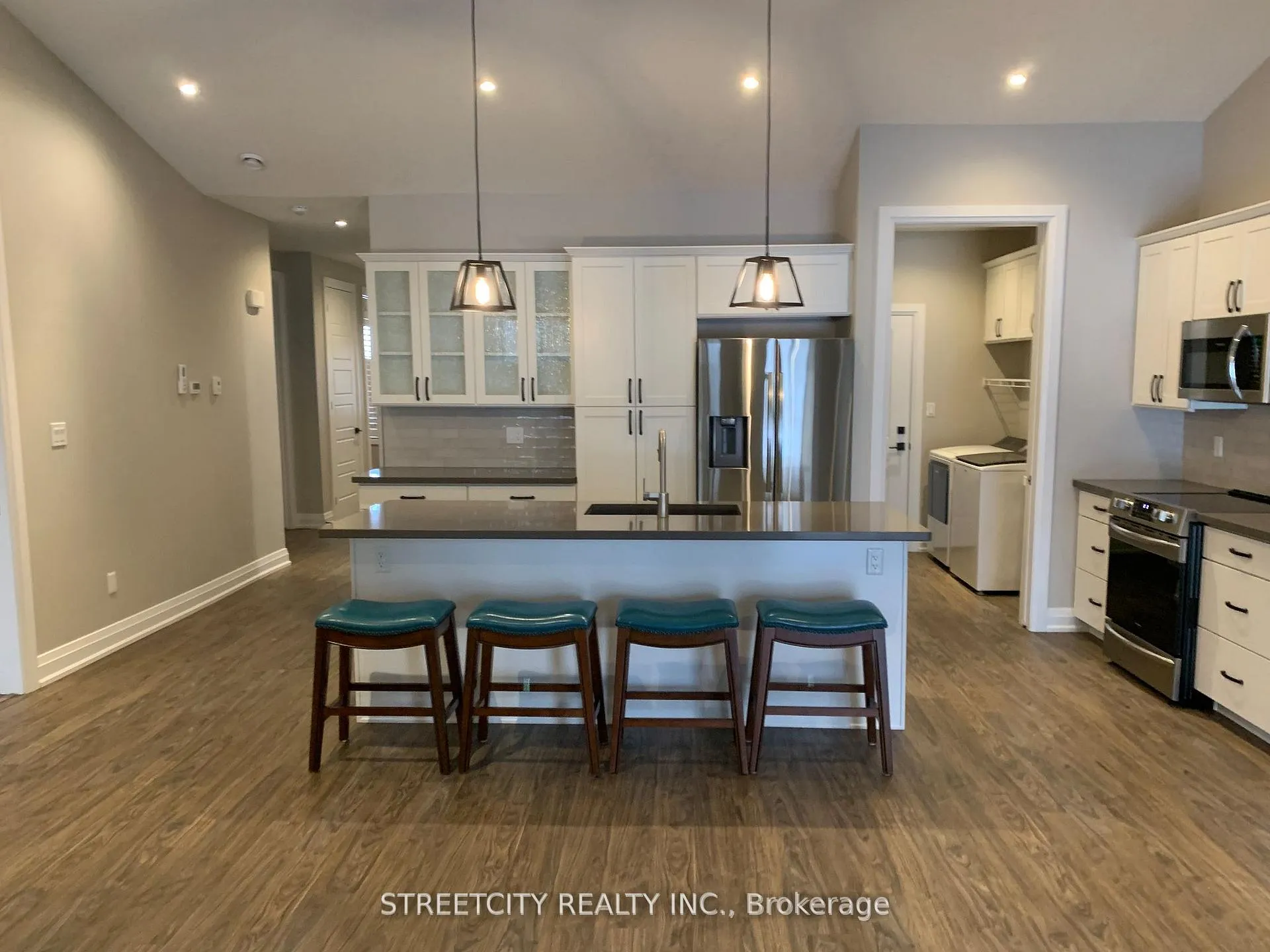 Photo 8 of Unit 4, 1868 l\Longwoods Road, Southwest Middlesex, Wardsville — HOMEH