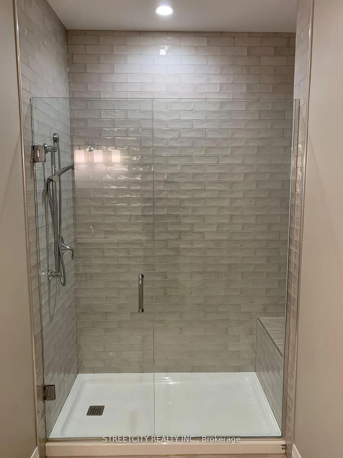 Photo 18 of Unit 4, 1868 l\Longwoods Road, Southwest Middlesex, Wardsville — HOMEH