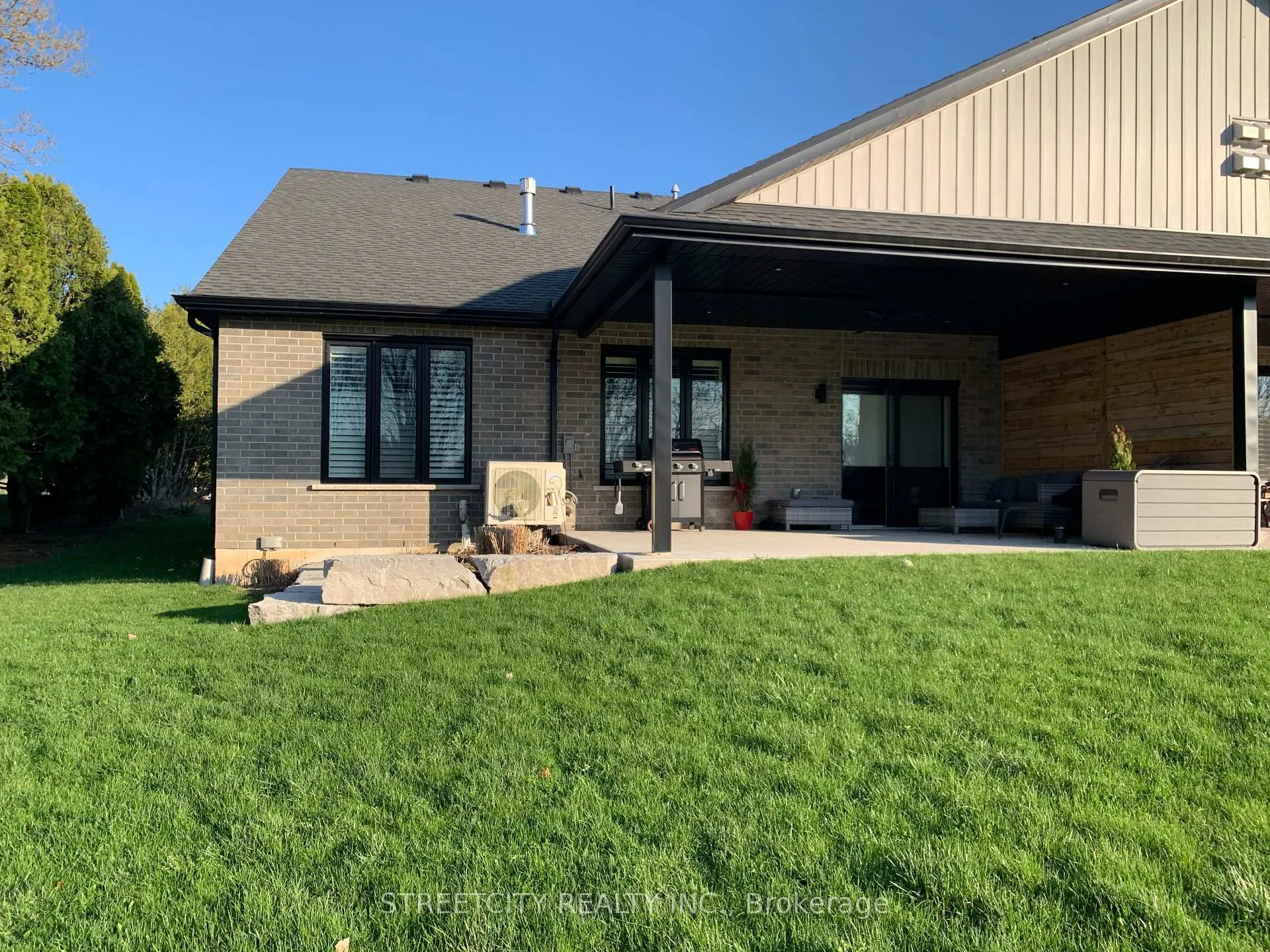 Photo 31 of Unit 4, 1868 l\Longwoods Road, Southwest Middlesex, Wardsville — HOMEH