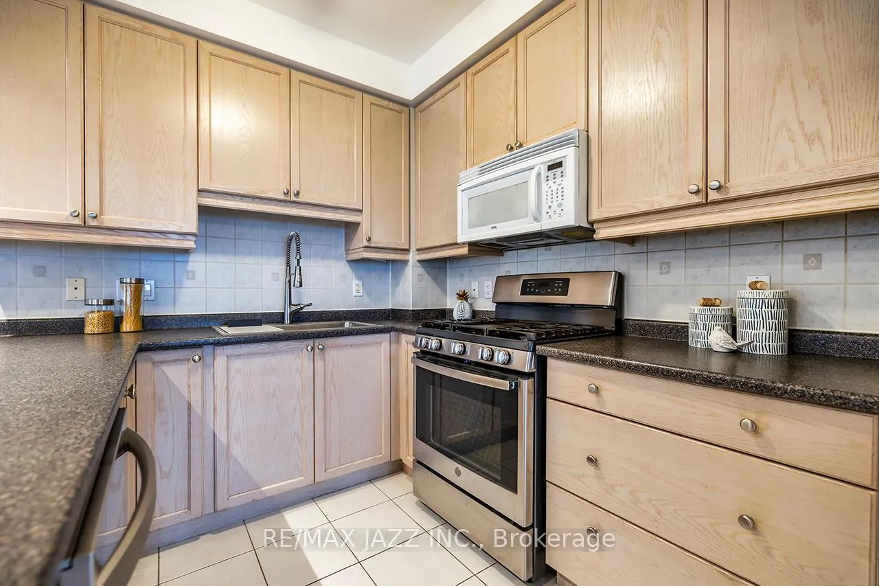 Photo 16 of Unit 102, 375 Lakebreeze Drive, Clarington, Newcastle — HOMEH