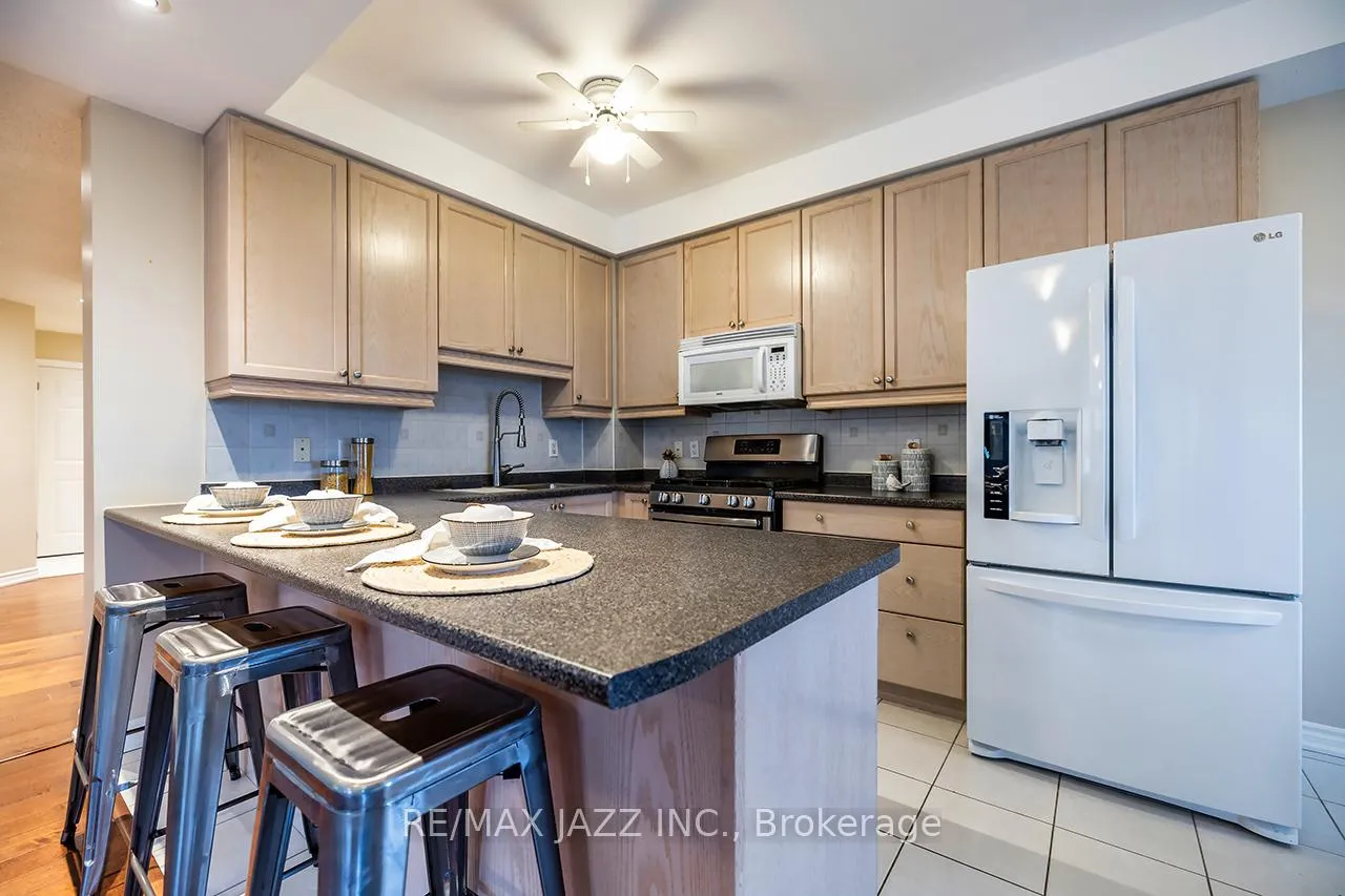Photo 17 of Unit 102, 375 Lakebreeze Drive, Clarington, Newcastle — HOMEH