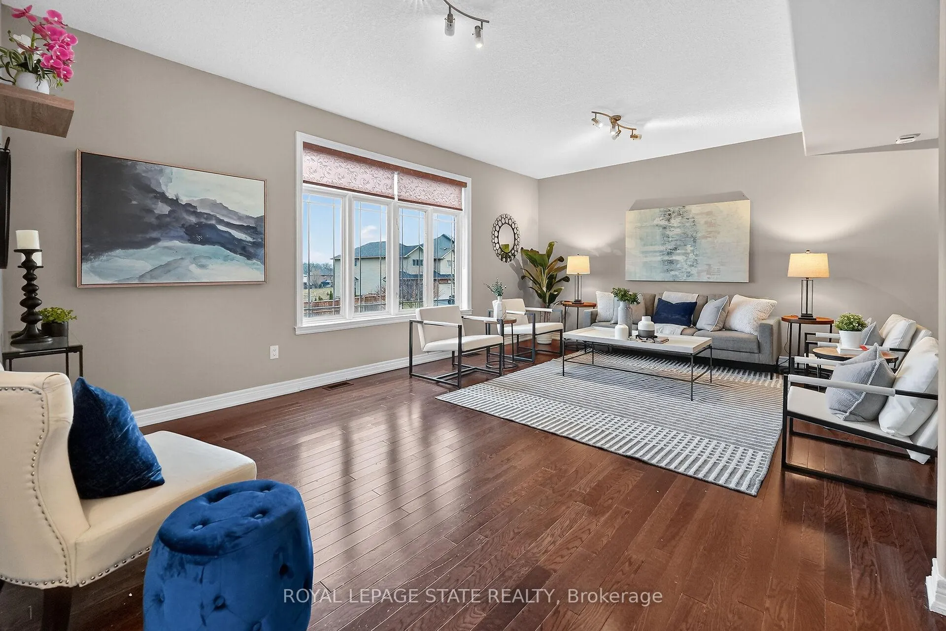 Photo 3 of 4100 Cassandra Drive, Lincoln, Beamsville — HOMEH