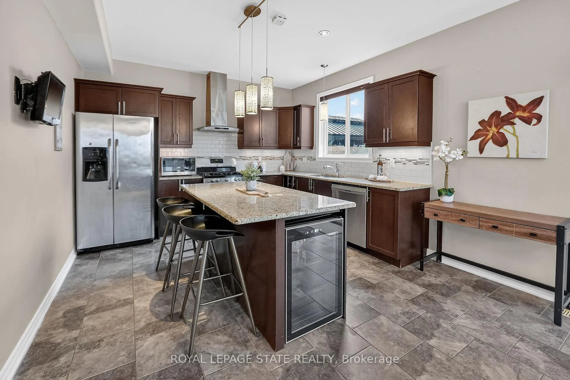 Photo 10 of 4100 Cassandra Drive, Lincoln, Beamsville — HOMEH