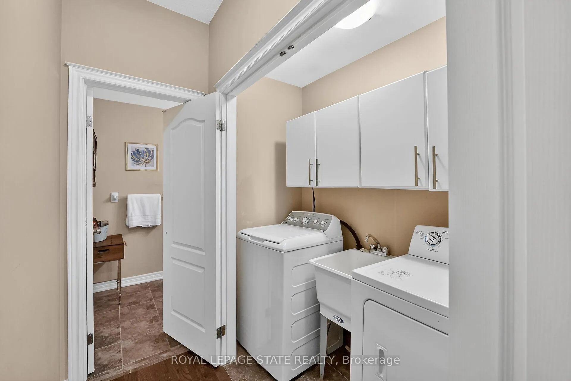 Photo 17 of 4100 Cassandra Drive, Lincoln, Beamsville — HOMEH