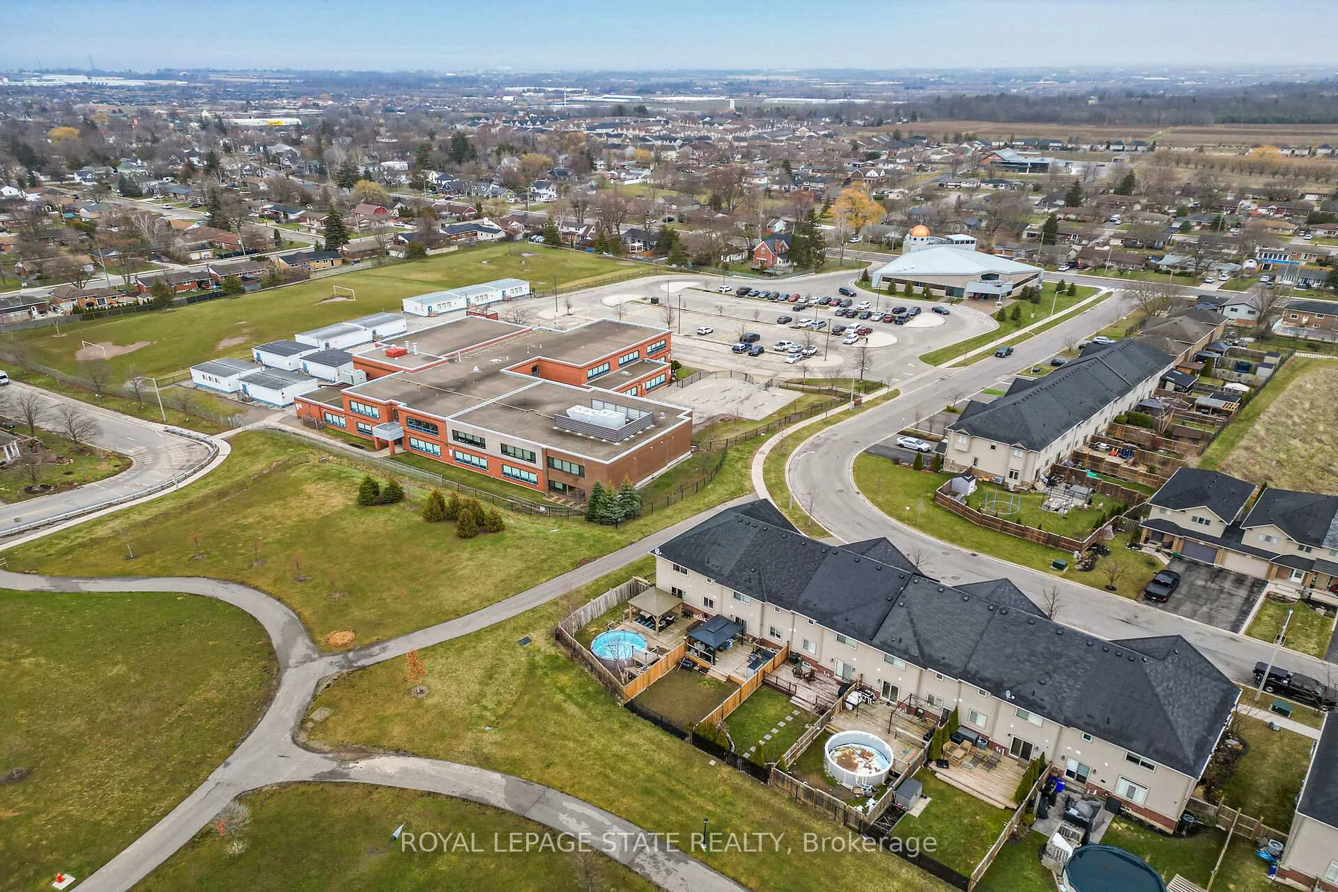 Photo 44 of 4100 Cassandra Drive, Lincoln, Beamsville — HOMEH