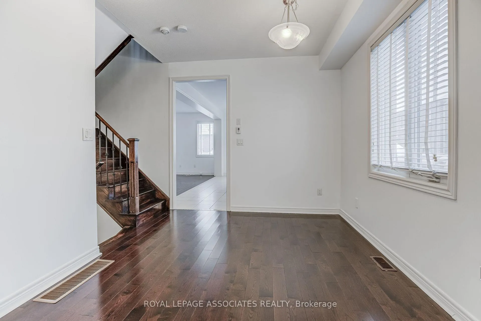 Photo 7 of 25 Gallagher Crescent, New Tecumseth, Alliston — HOMEH