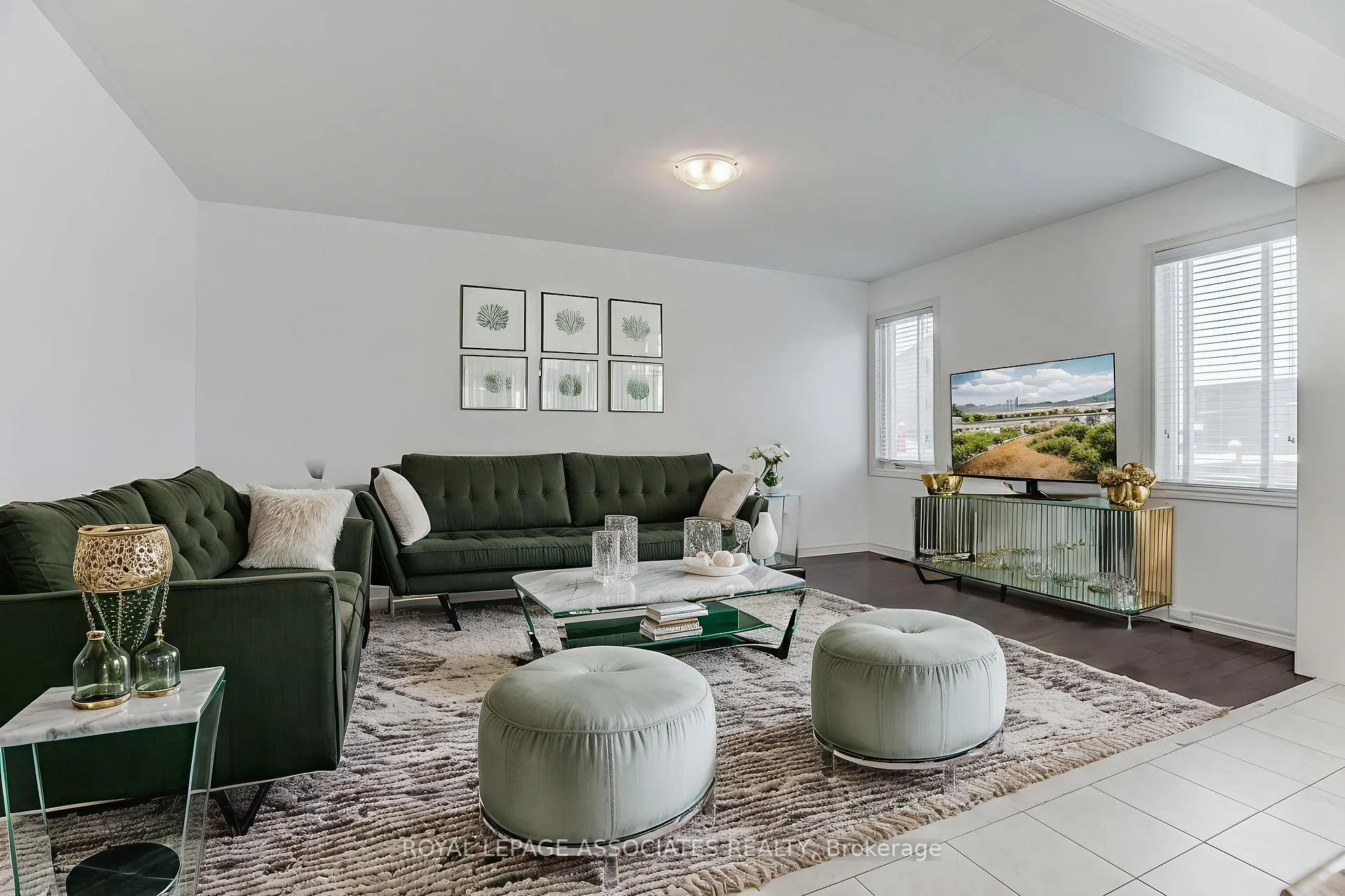 Photo 10 of 25 Gallagher Crescent, New Tecumseth, Alliston — HOMEH