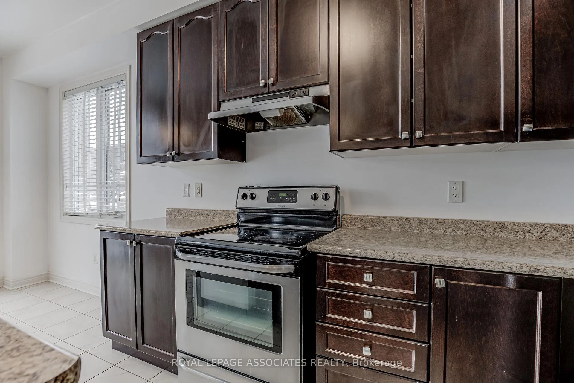 Photo 20 of 25 Gallagher Crescent, New Tecumseth, Alliston — HOMEH