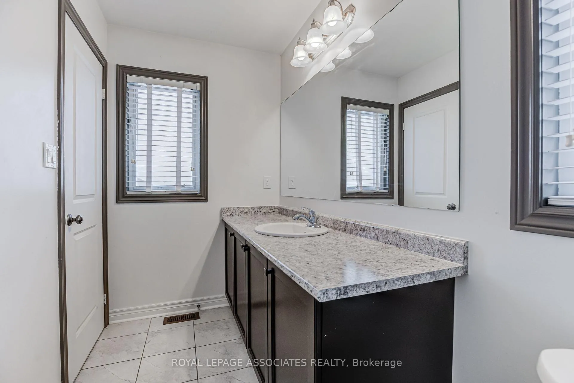 Photo 30 of 25 Gallagher Crescent, New Tecumseth, Alliston — HOMEH