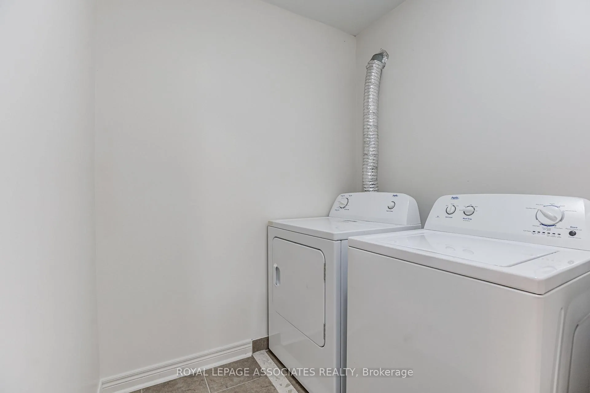 Photo 37 of 25 Gallagher Crescent, New Tecumseth, Alliston — HOMEH