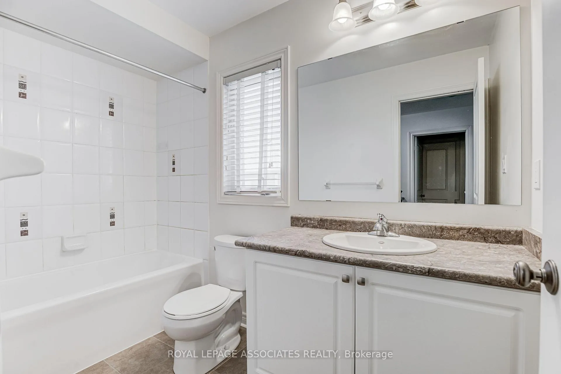 Photo 38 of 25 Gallagher Crescent, New Tecumseth, Alliston — HOMEH