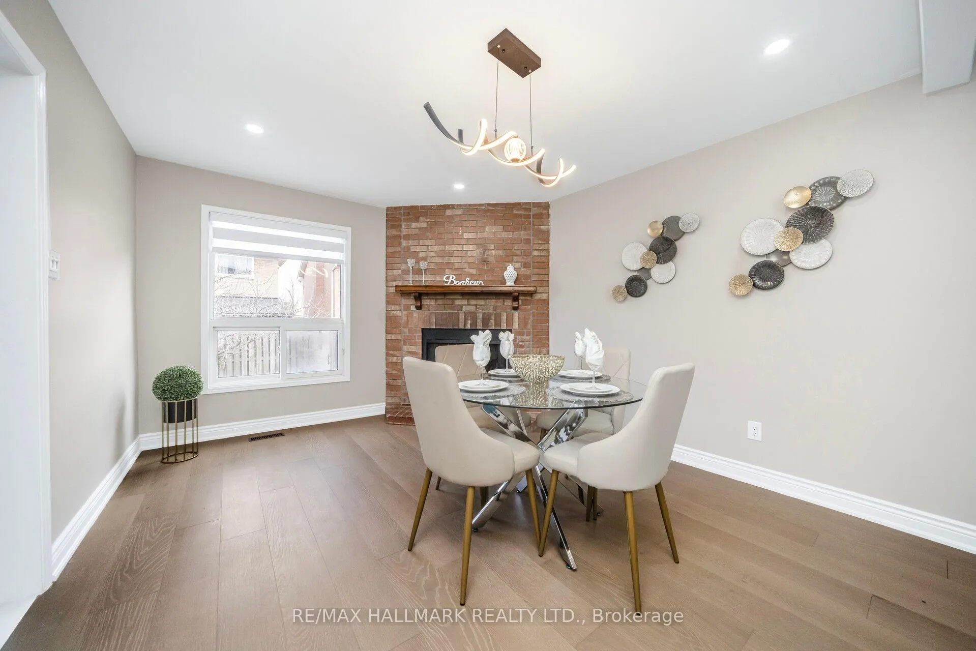 Photo 10 of 43 Stanwell Drive, Brampton, Heart Lake West — HOMEH