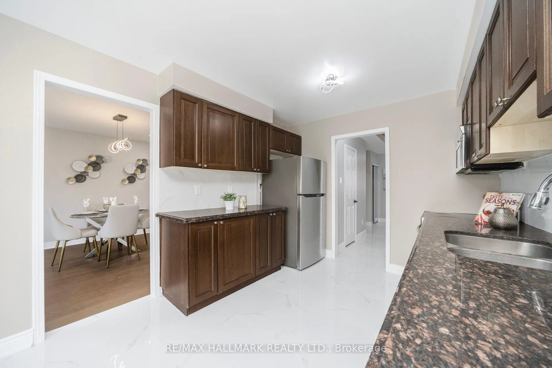 Photo 16 of 43 Stanwell Drive, Brampton, Heart Lake West — HOMEH