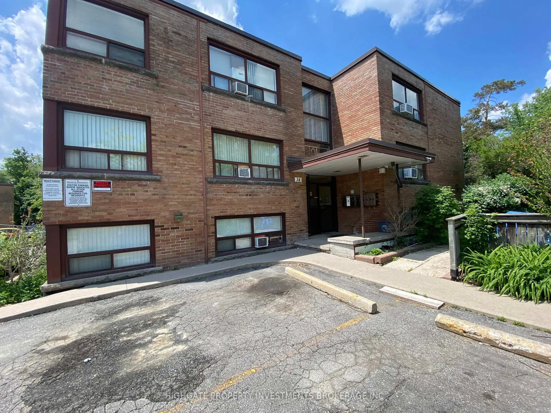 Front of Unit 3, 34 Erlesmere Avenue