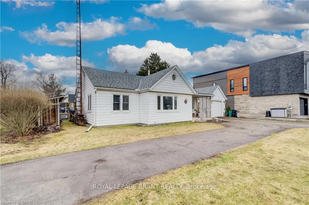 Photo 2 of 1864 Coronation Boulevard, Cambridge — HOMEH
