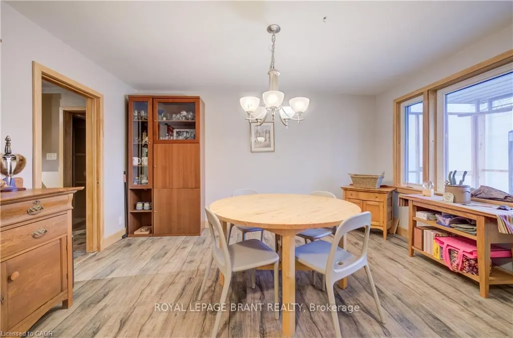 Photo 9 of 1864 Coronation Boulevard, Cambridge — HOMEH