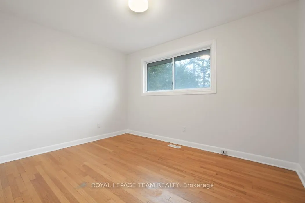 Photo 4 of 1181 Tara Drive, Ottawa, Copeland Park — HOMEH