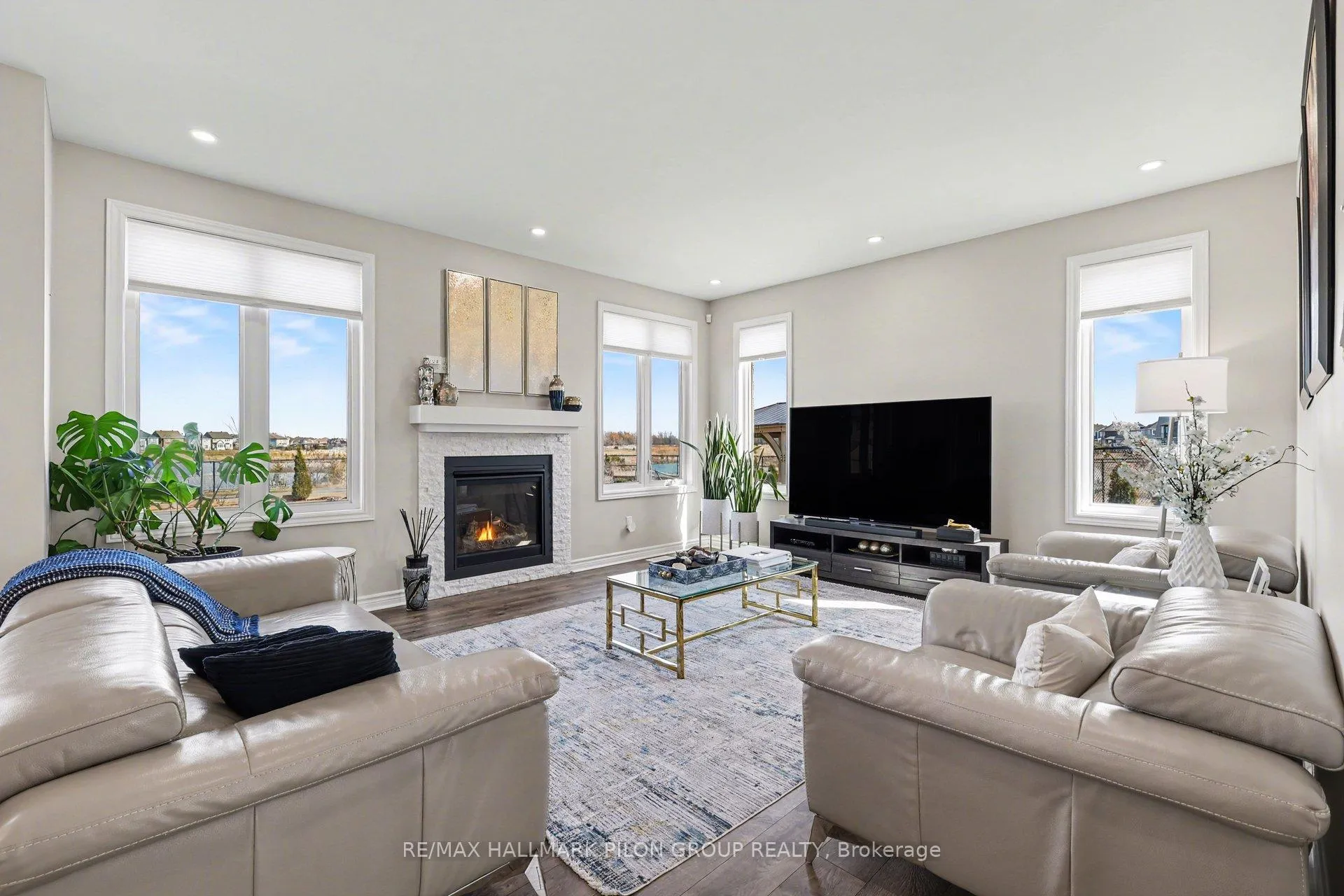 Photo 5 of 236 Esturgeon Street, Ottawa, Avalon West — HOMEH