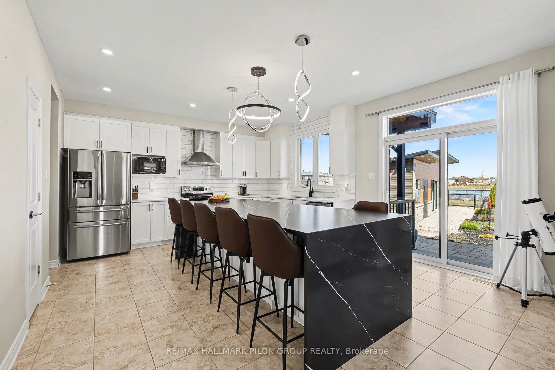 Photo 8 of 236 Esturgeon Street, Ottawa, Avalon West — HOMEH