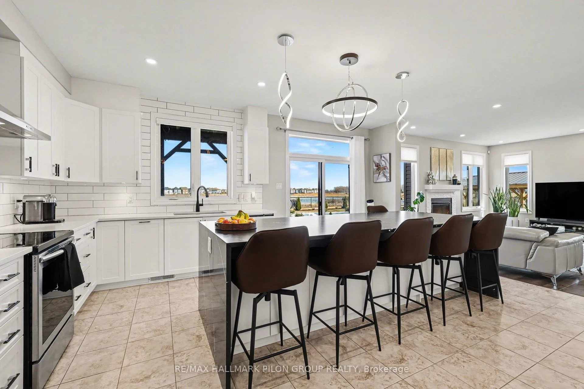 Photo 10 of 236 Esturgeon Street, Ottawa, Avalon West — HOMEH