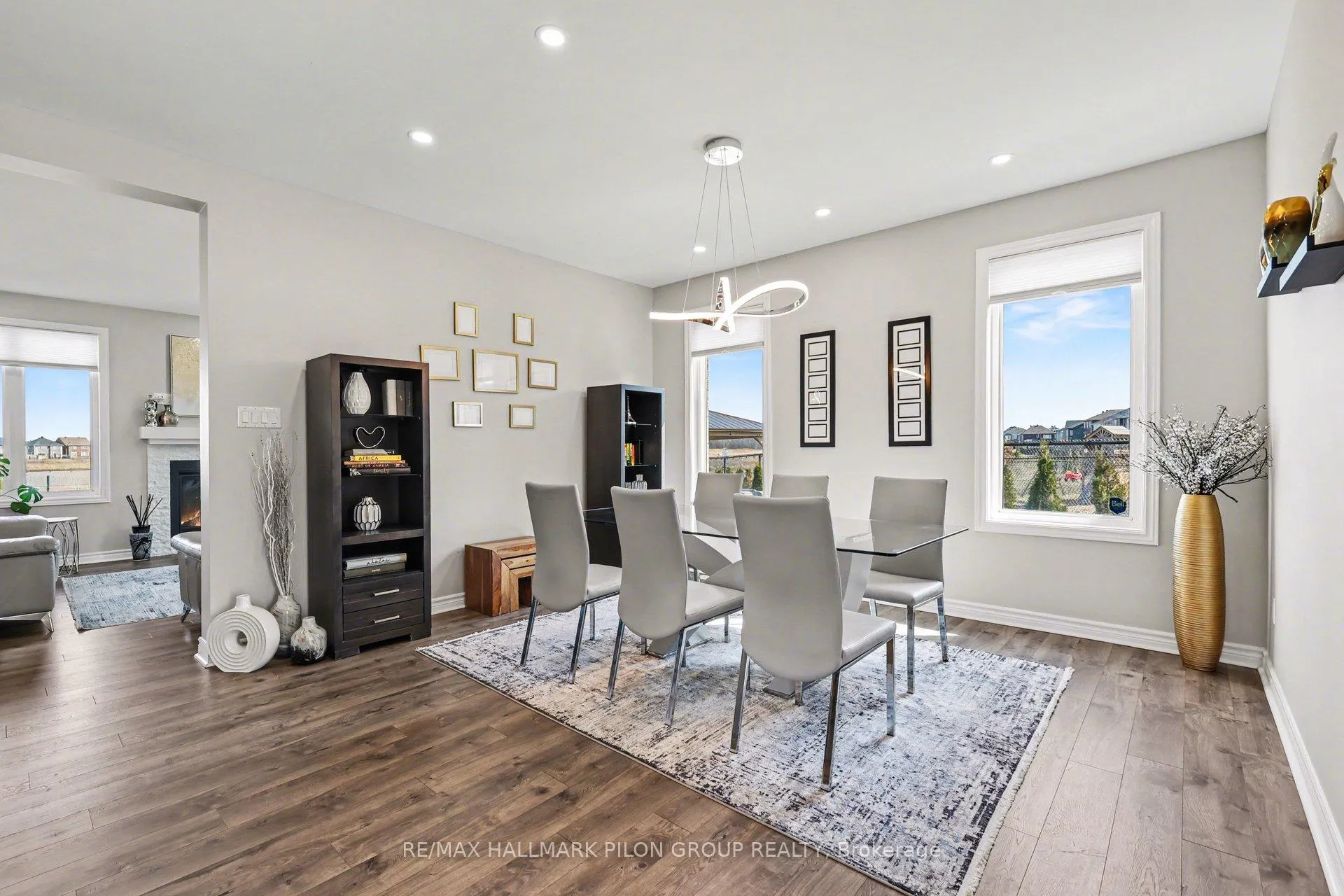 Photo 11 of 236 Esturgeon Street, Ottawa, Avalon West — HOMEH