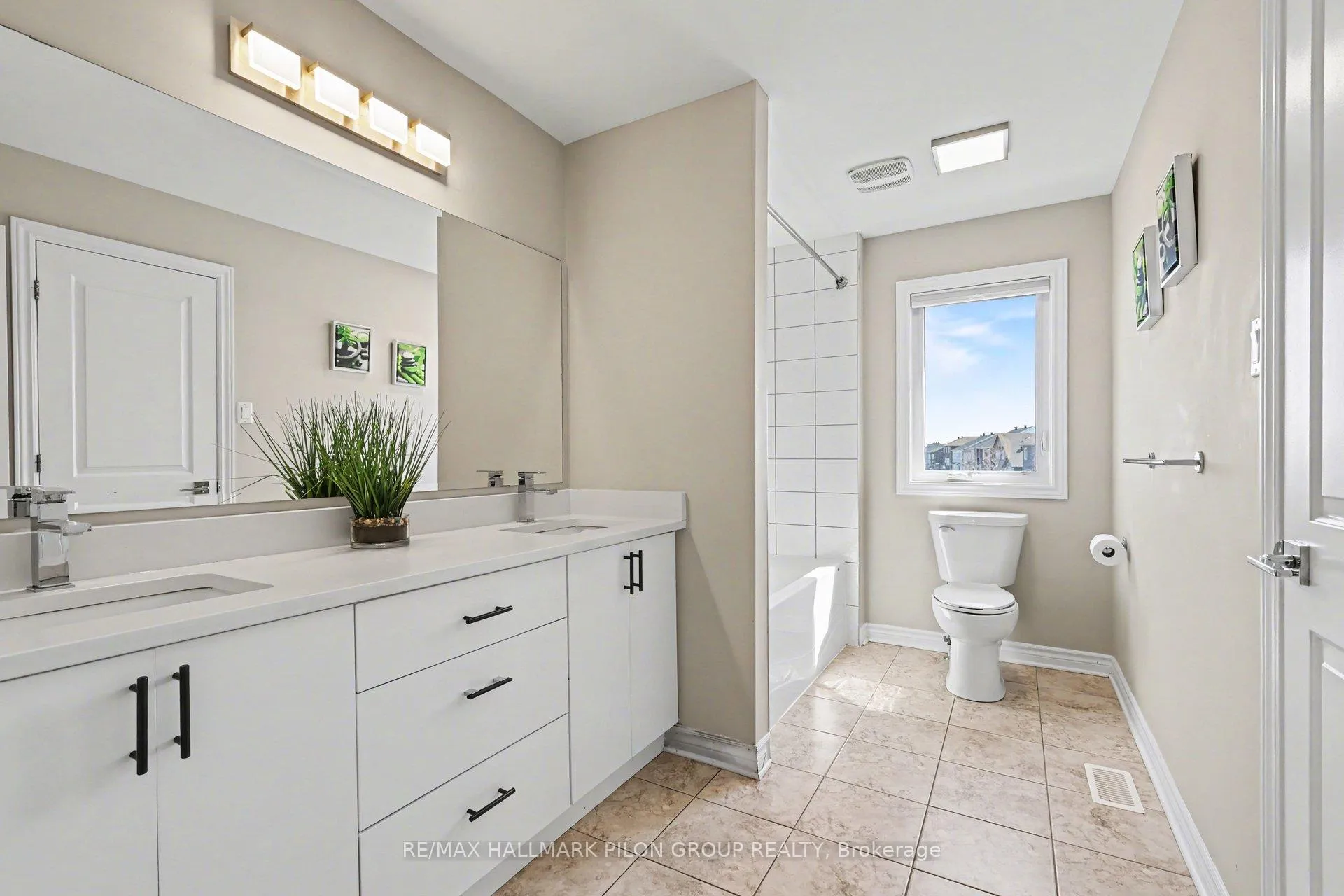 Photo 18 of 236 Esturgeon Street, Ottawa, Avalon West — HOMEH