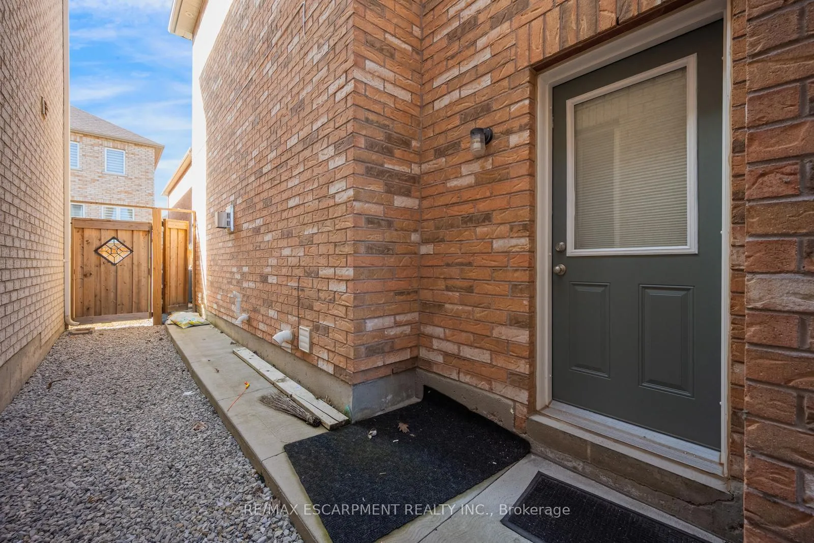 Photo 43 of 47 Monument Trail, Brampton, Northwest Brampton — HOMEH
