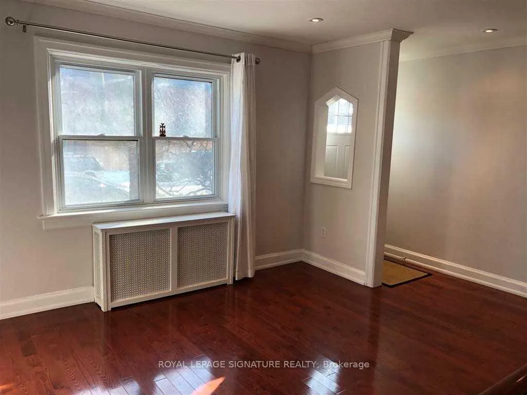 Photo 2 of 40 Crofton Road, Toronto, Leaside — HOMEH