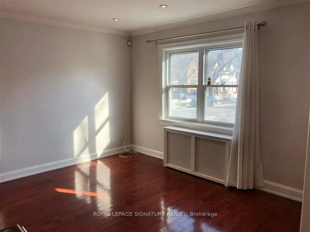 Photo 3 of 40 Crofton Road, Toronto, Leaside — HOMEH