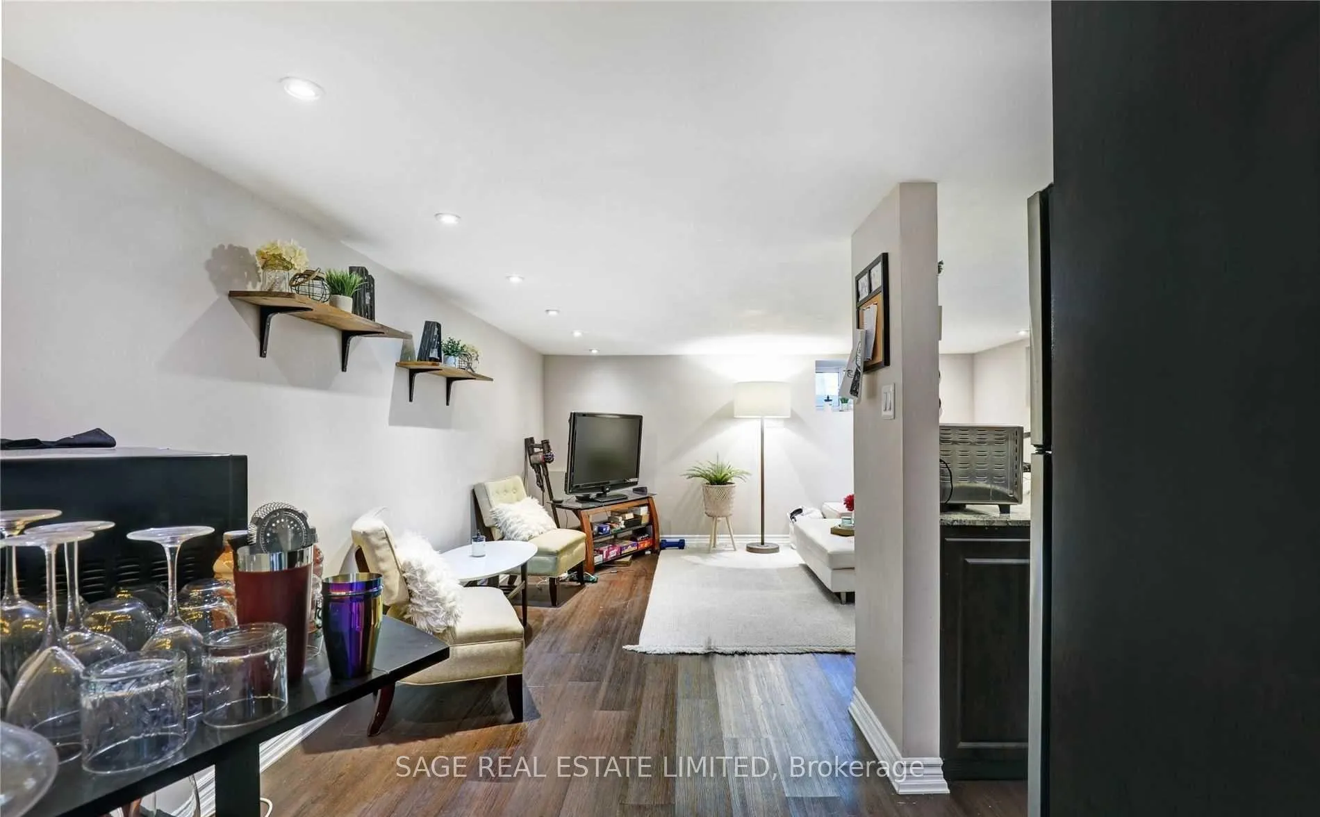 Photo 7 of Unit (Lower), 95 Hillsdale Avenue, Toronto, Mount Pleasant West — HOMEH
