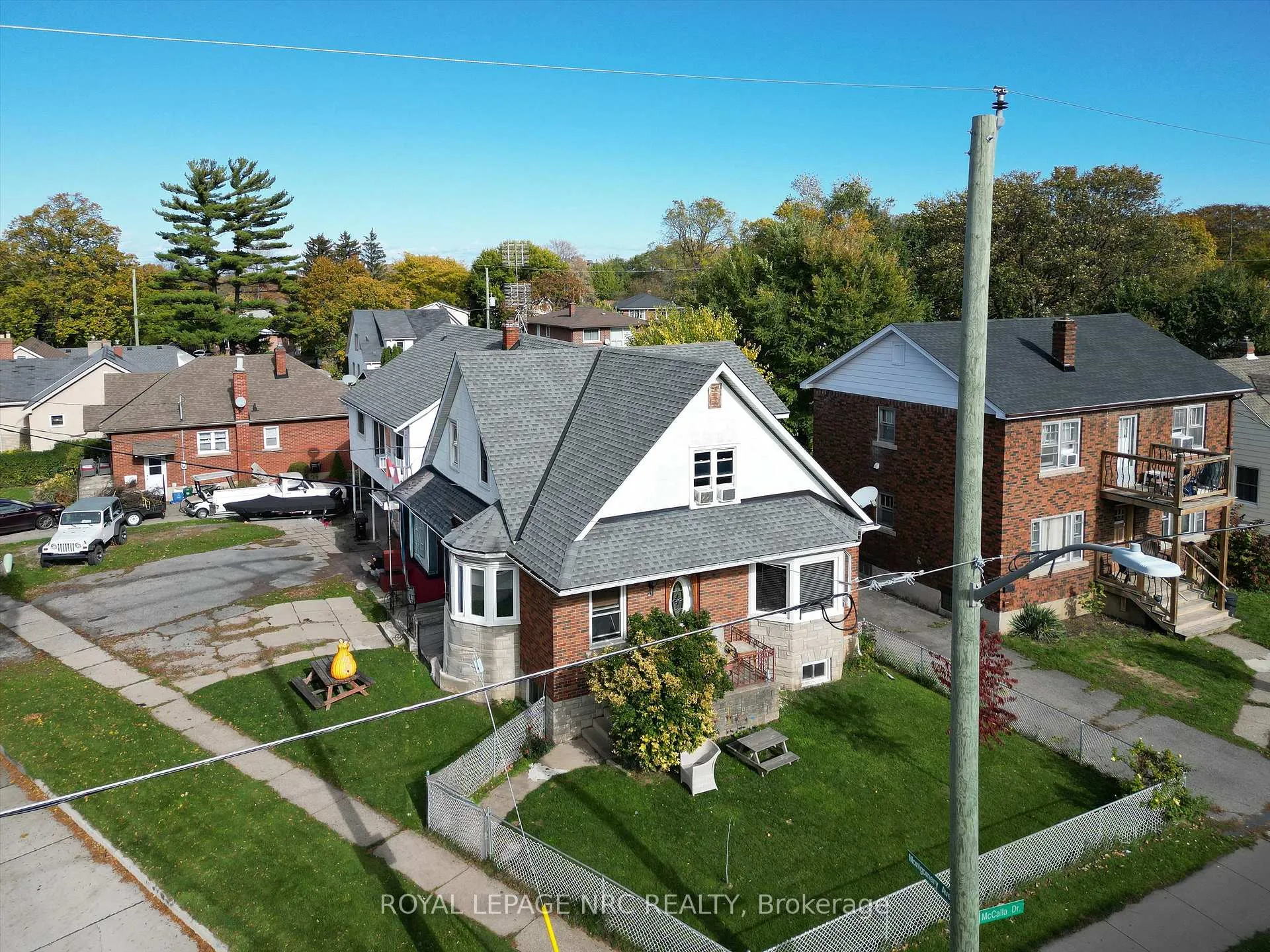 Photo 2 of 41 McCalla Drive, St. Catharines, Fairview — HOMEH