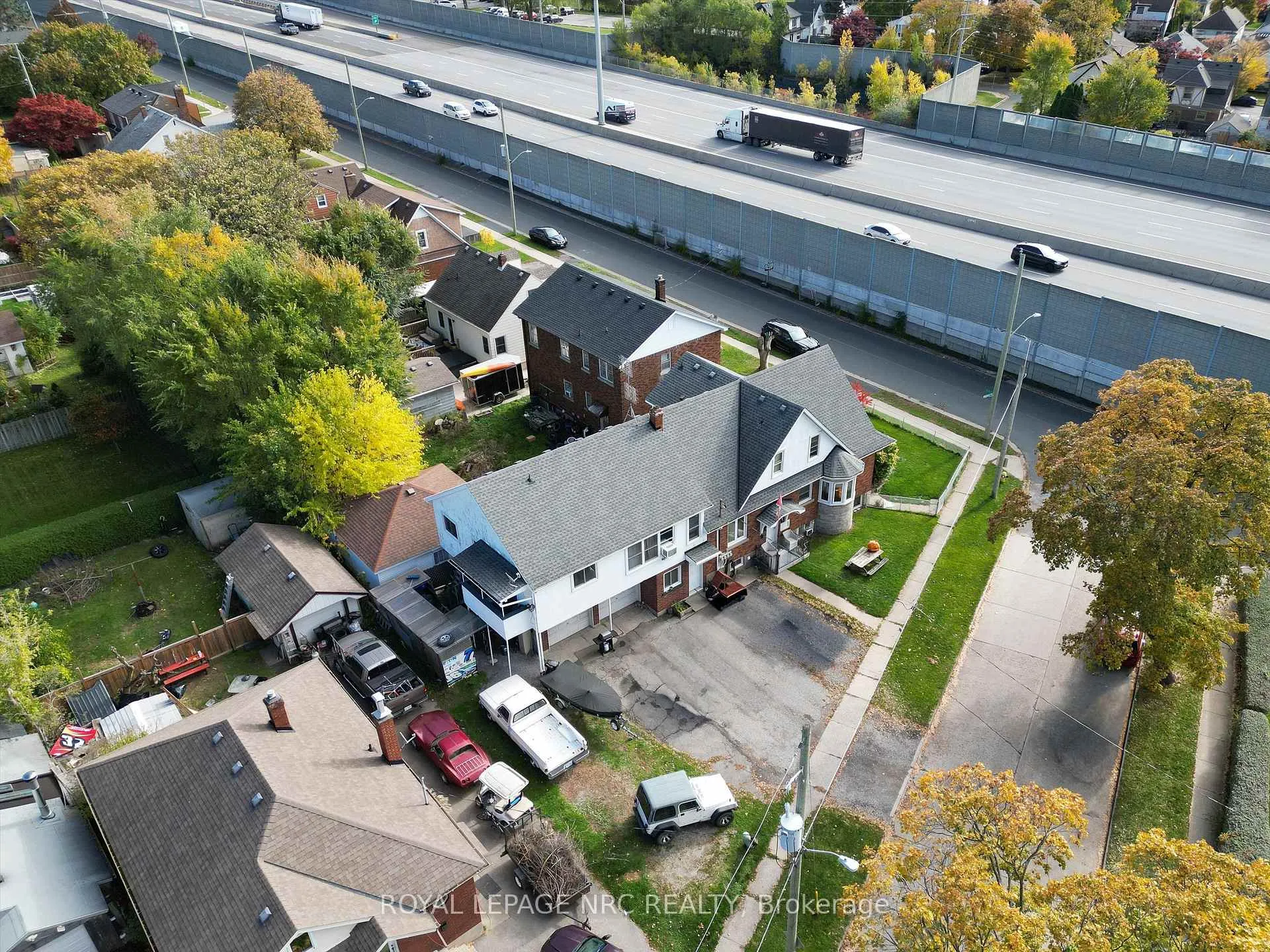 Photo 5 of 41 McCalla Drive, St. Catharines, Fairview — HOMEH