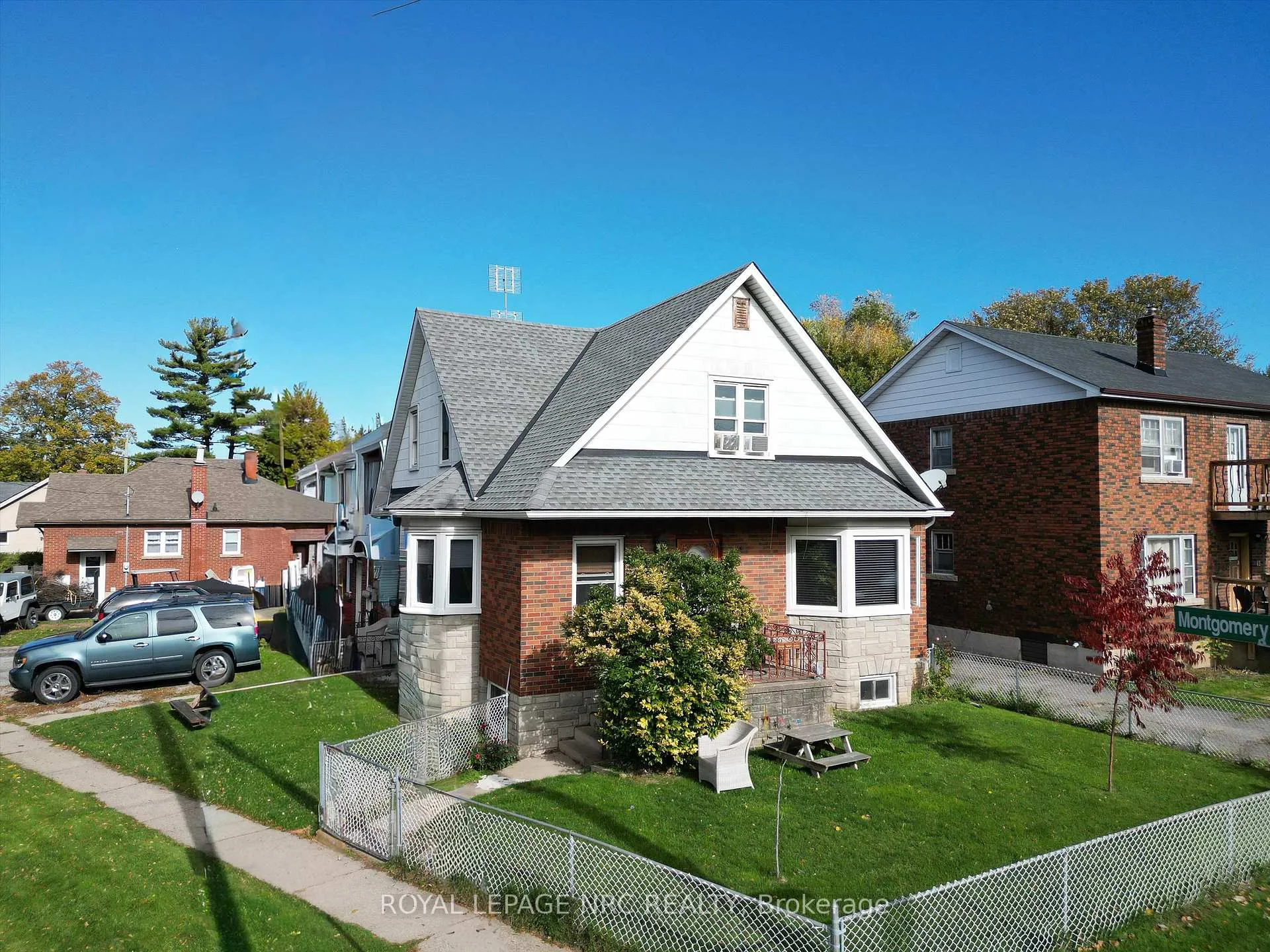 Photo 7 of 41 McCalla Drive, St. Catharines, Fairview — HOMEH