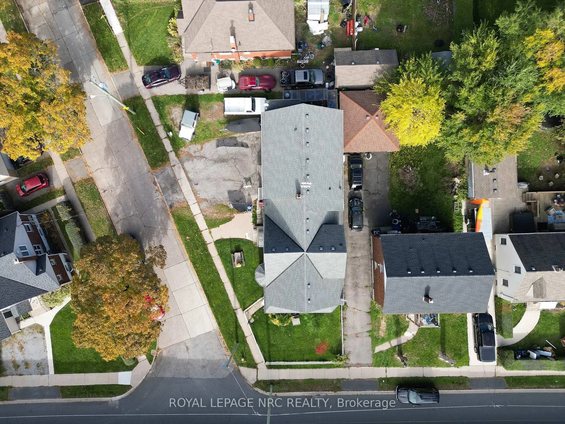 Photo 8 of 41 McCalla Drive, St. Catharines, Fairview — HOMEH
