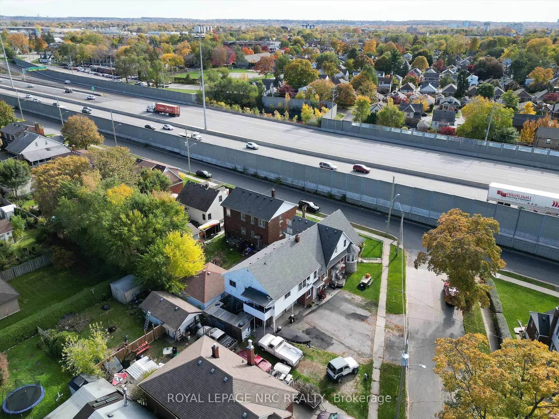 Photo 15 of 41 McCalla Drive, St. Catharines, Fairview — HOMEH