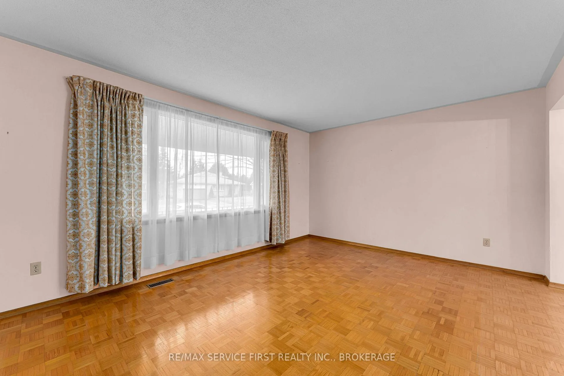 Photo 5 of 114 Braemar Road, Kingston, City Southwest — HOMEH