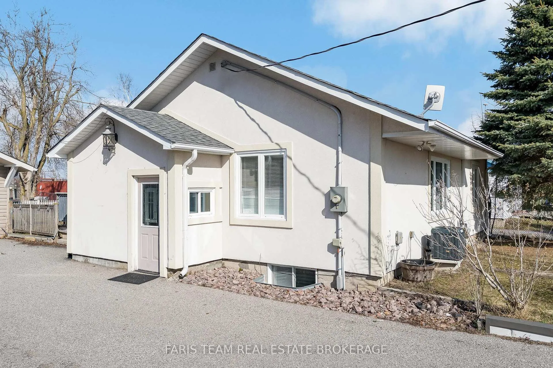 Photo 3 of 6950 Yonge Street, Innisfil, Rural Innisfil — HOMEH