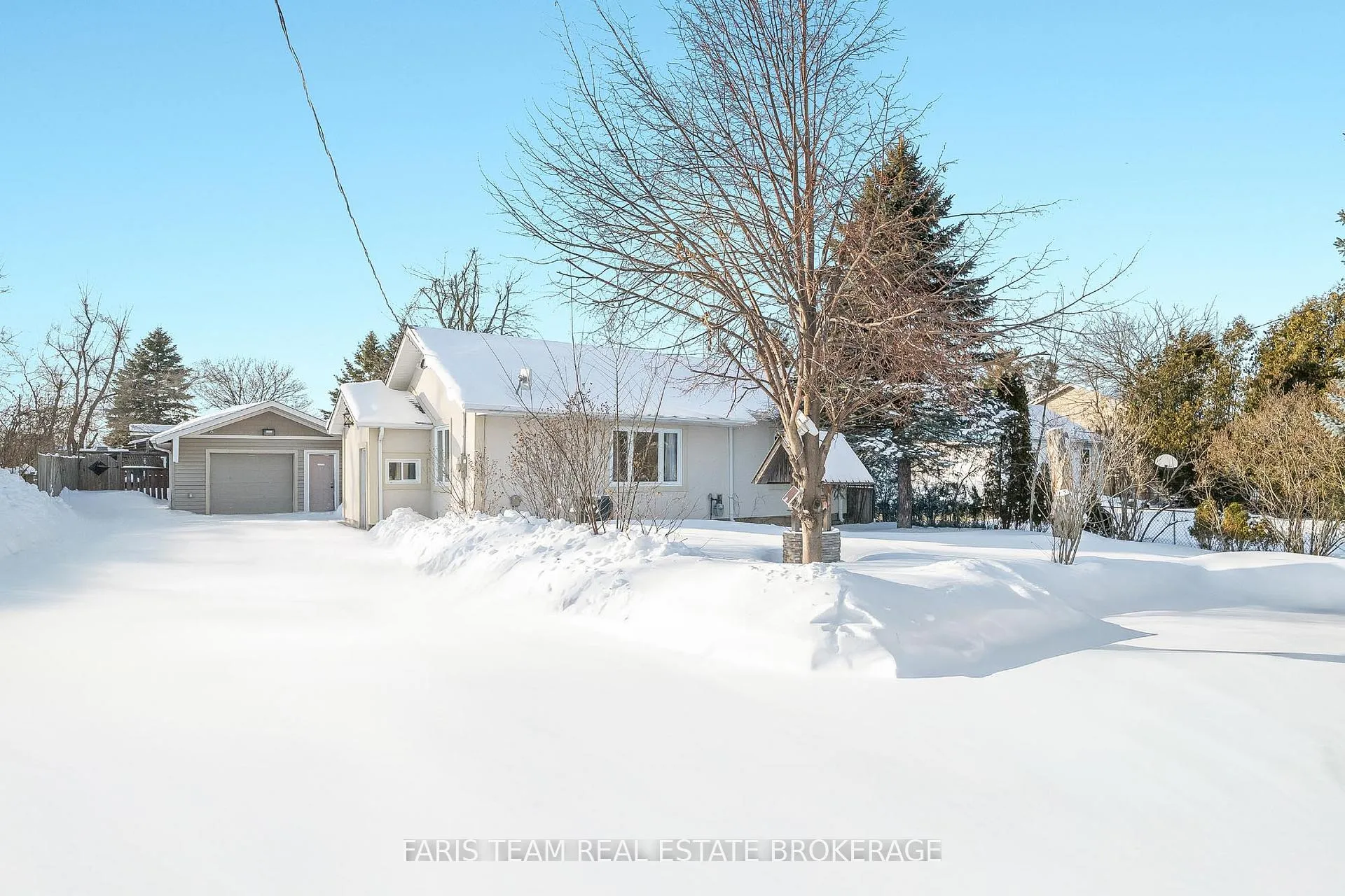 Photo 4 of 6950 Yonge Street, Innisfil, Rural Innisfil — HOMEH