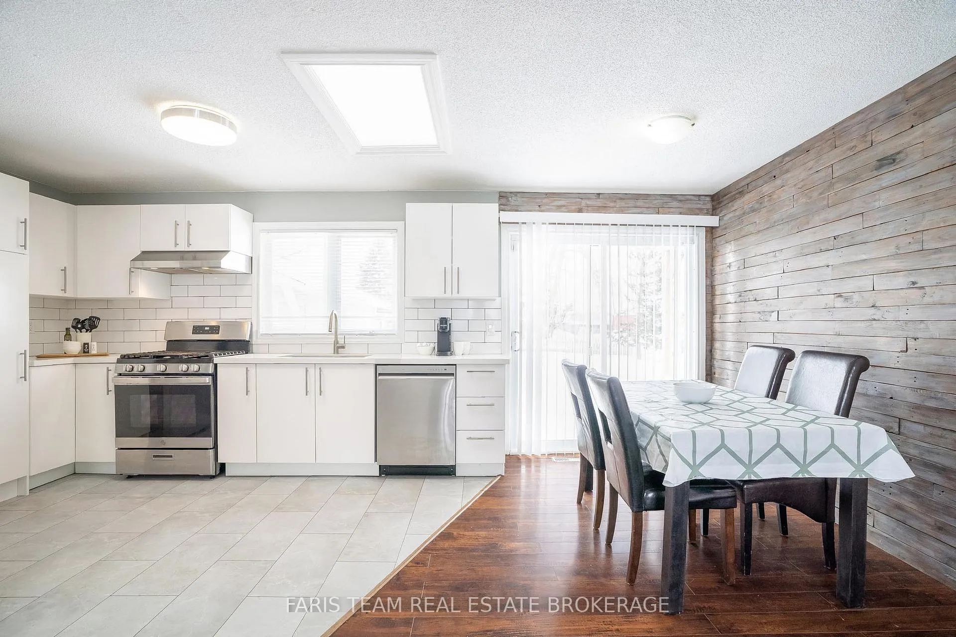 Photo 12 of 6950 Yonge Street, Innisfil, Rural Innisfil — HOMEH