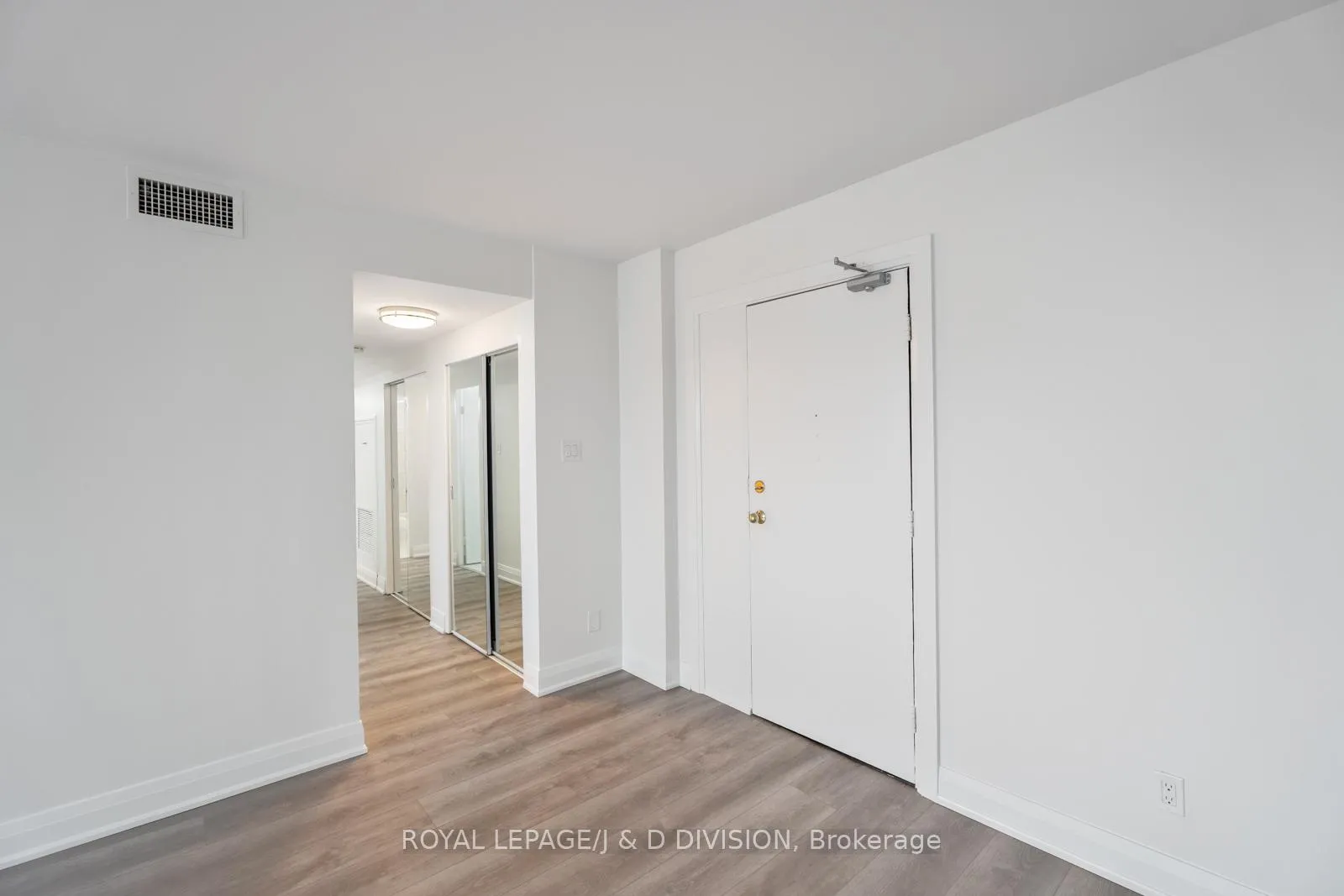 Photo 3 of Unit 1006, 484 Avenue Road, Toronto, Forest Hill South — HOMEH