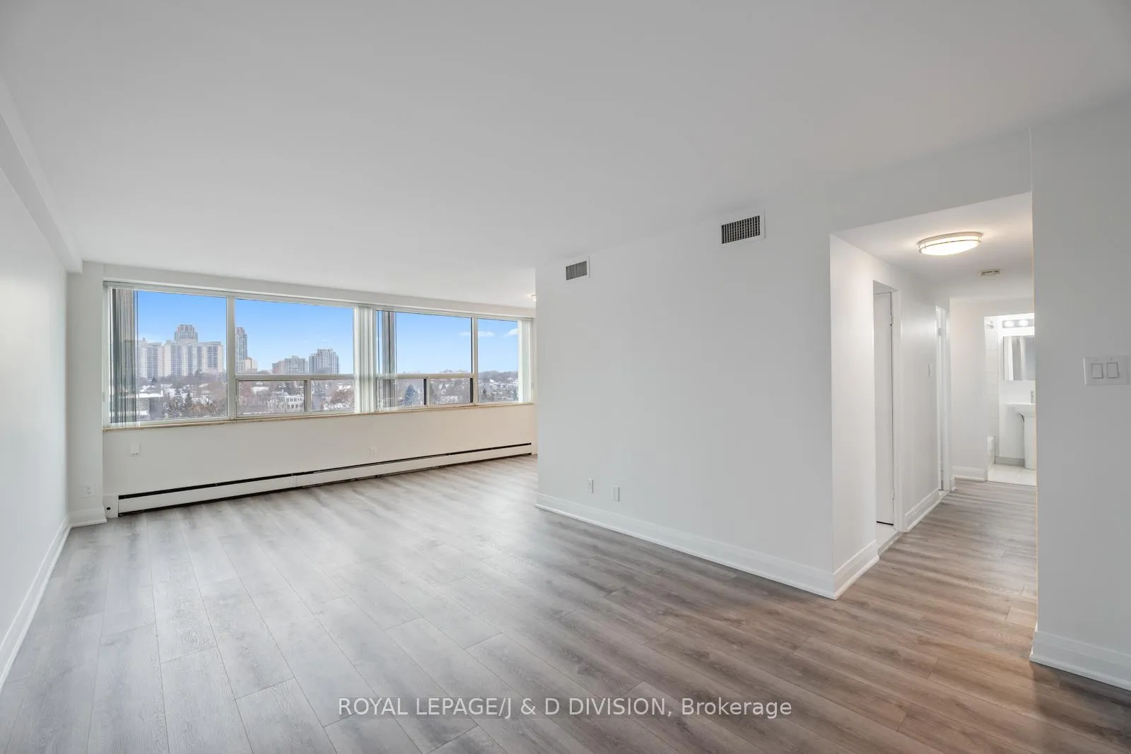 Photo 4 of Unit 1006, 484 Avenue Road, Toronto, Forest Hill South — HOMEH