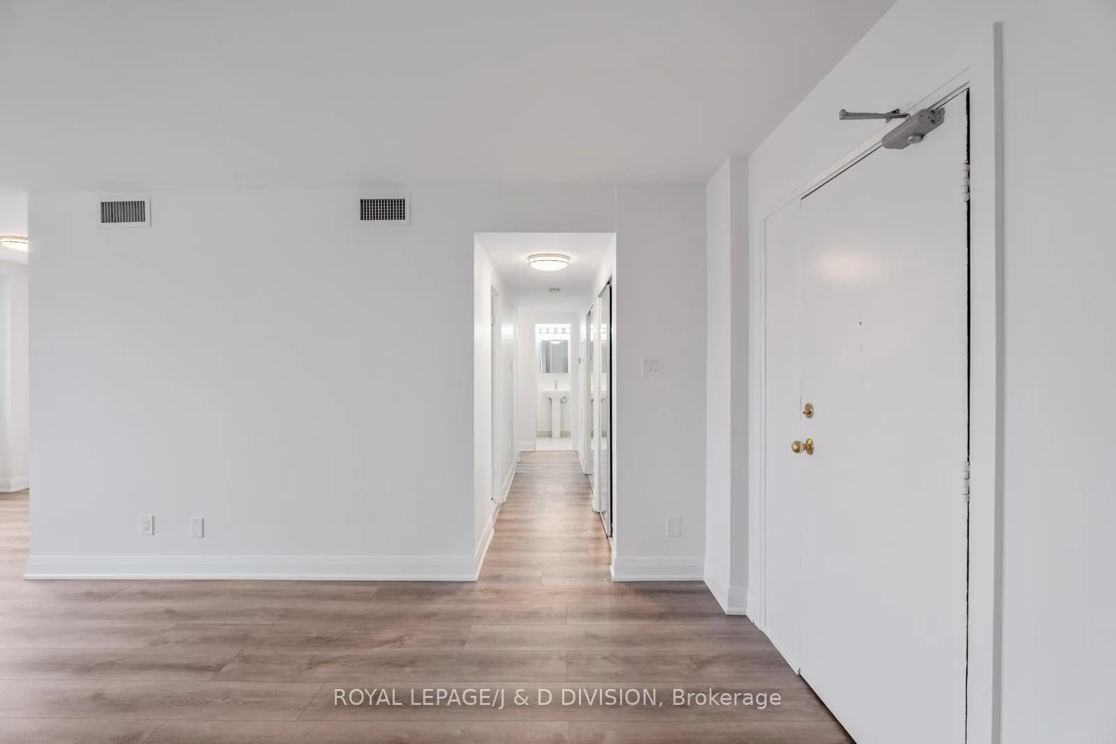 Photo 5 of Unit 1006, 484 Avenue Road, Toronto, Forest Hill South — HOMEH