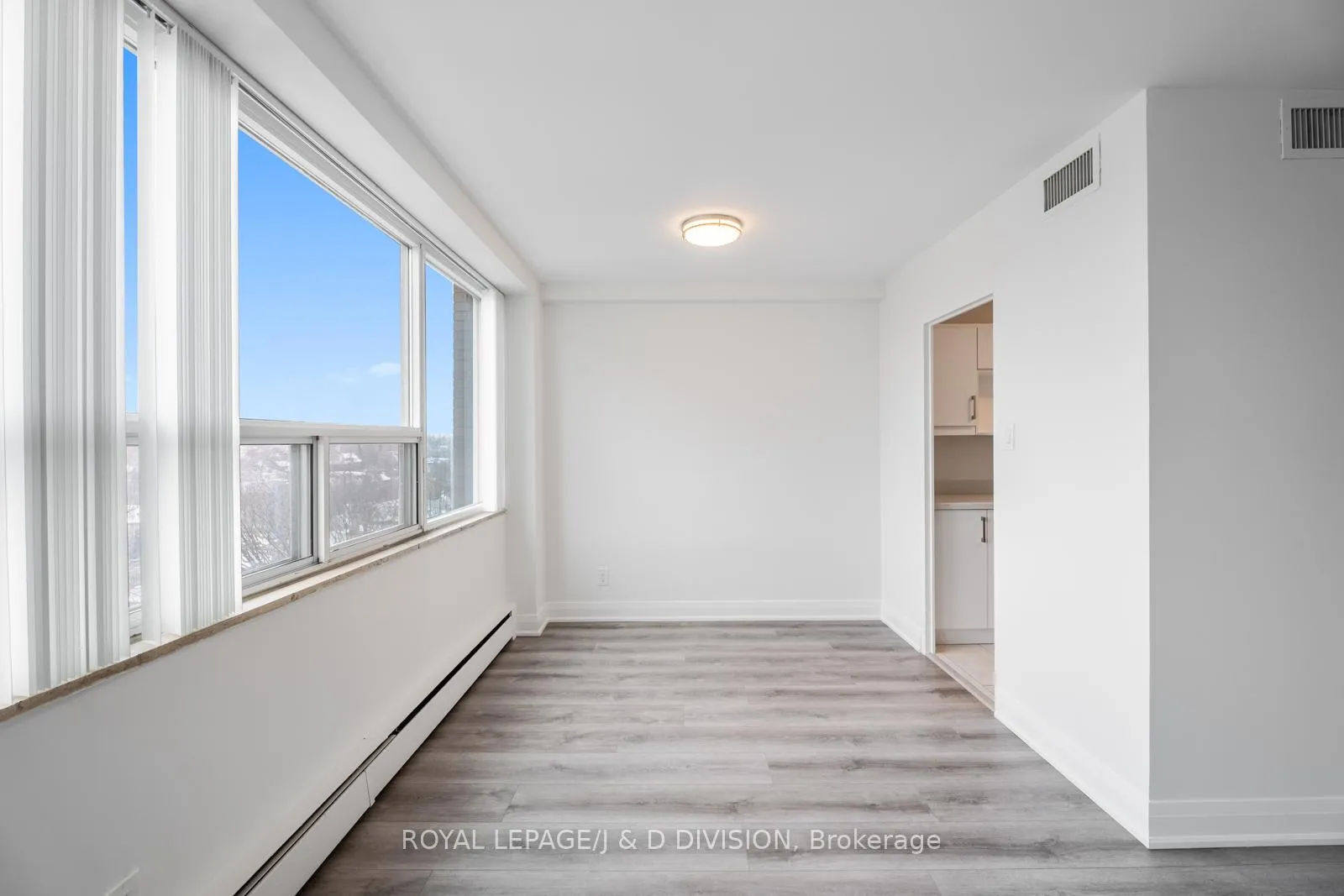 Photo 8 of Unit 1006, 484 Avenue Road, Toronto, Forest Hill South — HOMEH