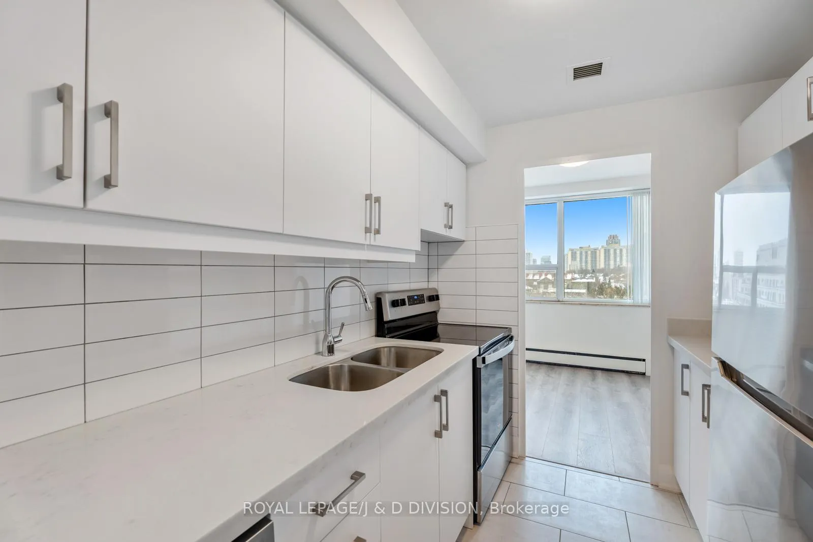Photo 12 of Unit 1006, 484 Avenue Road, Toronto, Forest Hill South — HOMEH