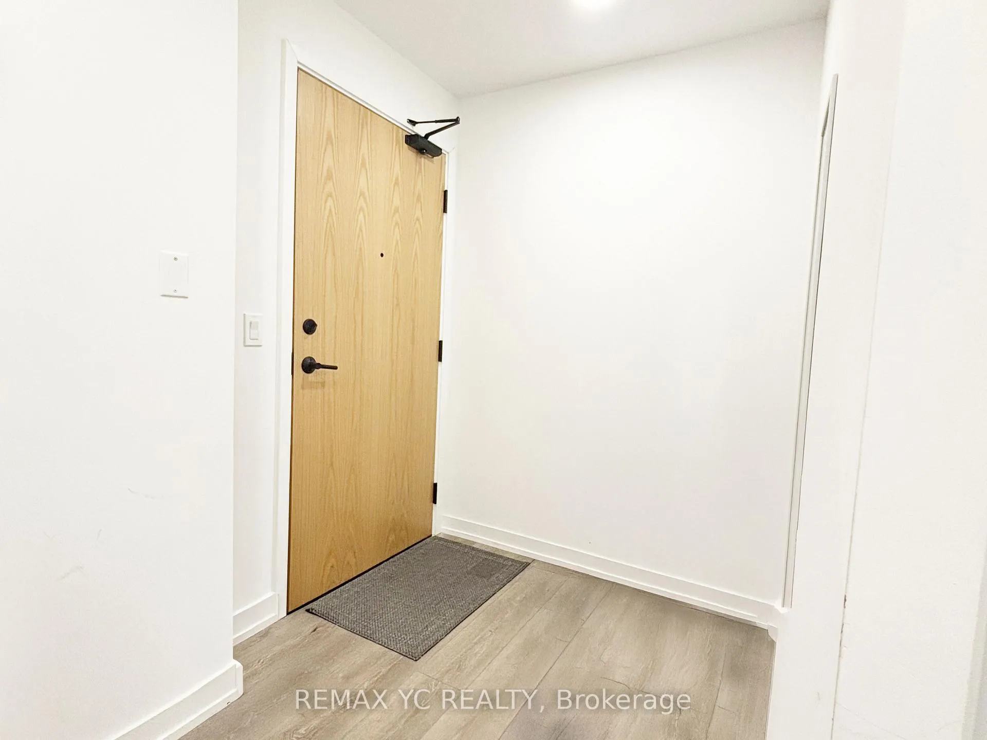 Photo 3 of Unit 324, 8 Beverley Glen Boulevard, Vaughan, Beverley Glen — HOMEH