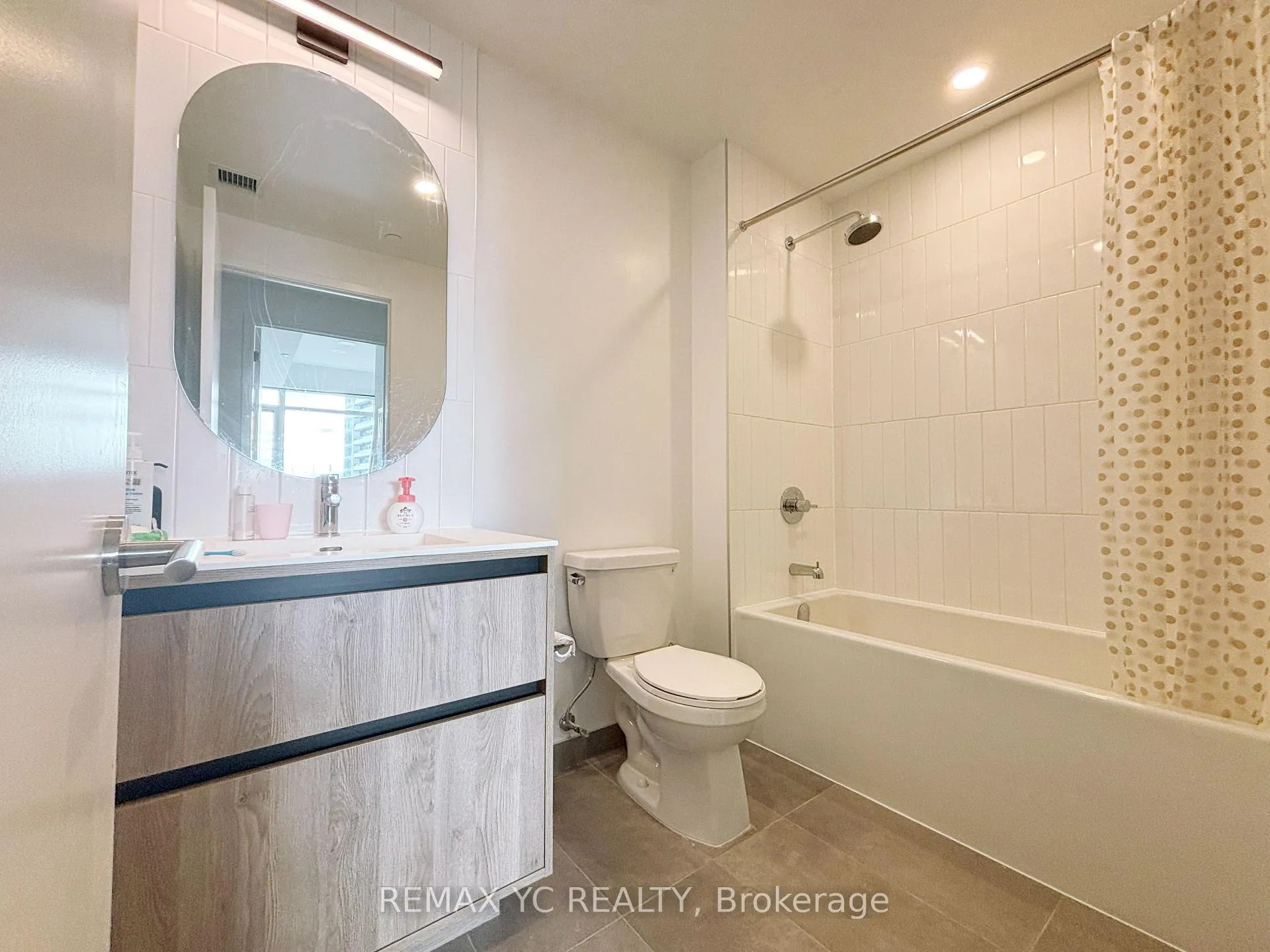 Photo 7 of Unit 324, 8 Beverley Glen Boulevard, Vaughan, Beverley Glen — HOMEH