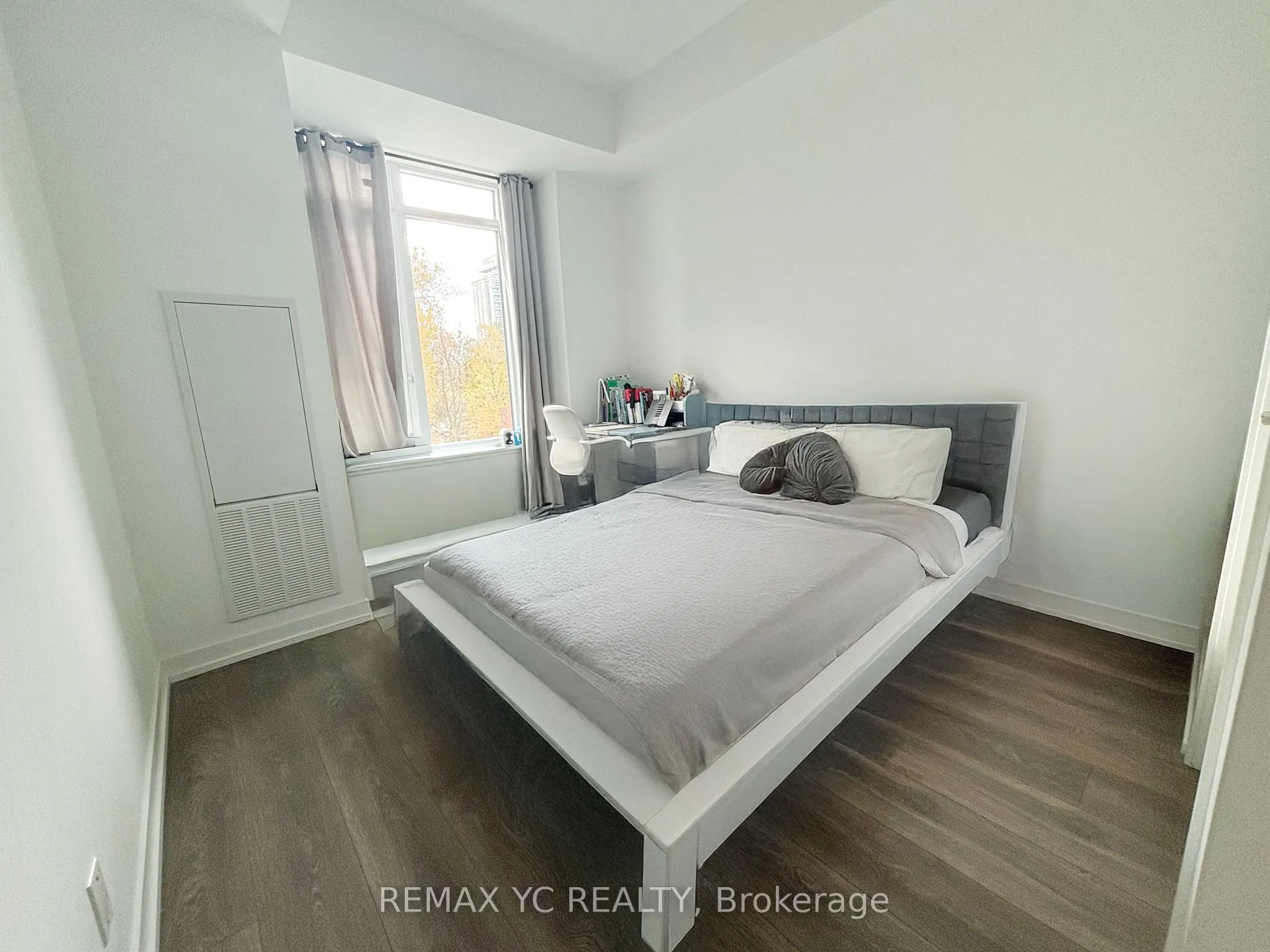 Photo 8 of Unit 324, 8 Beverley Glen Boulevard, Vaughan, Beverley Glen — HOMEH